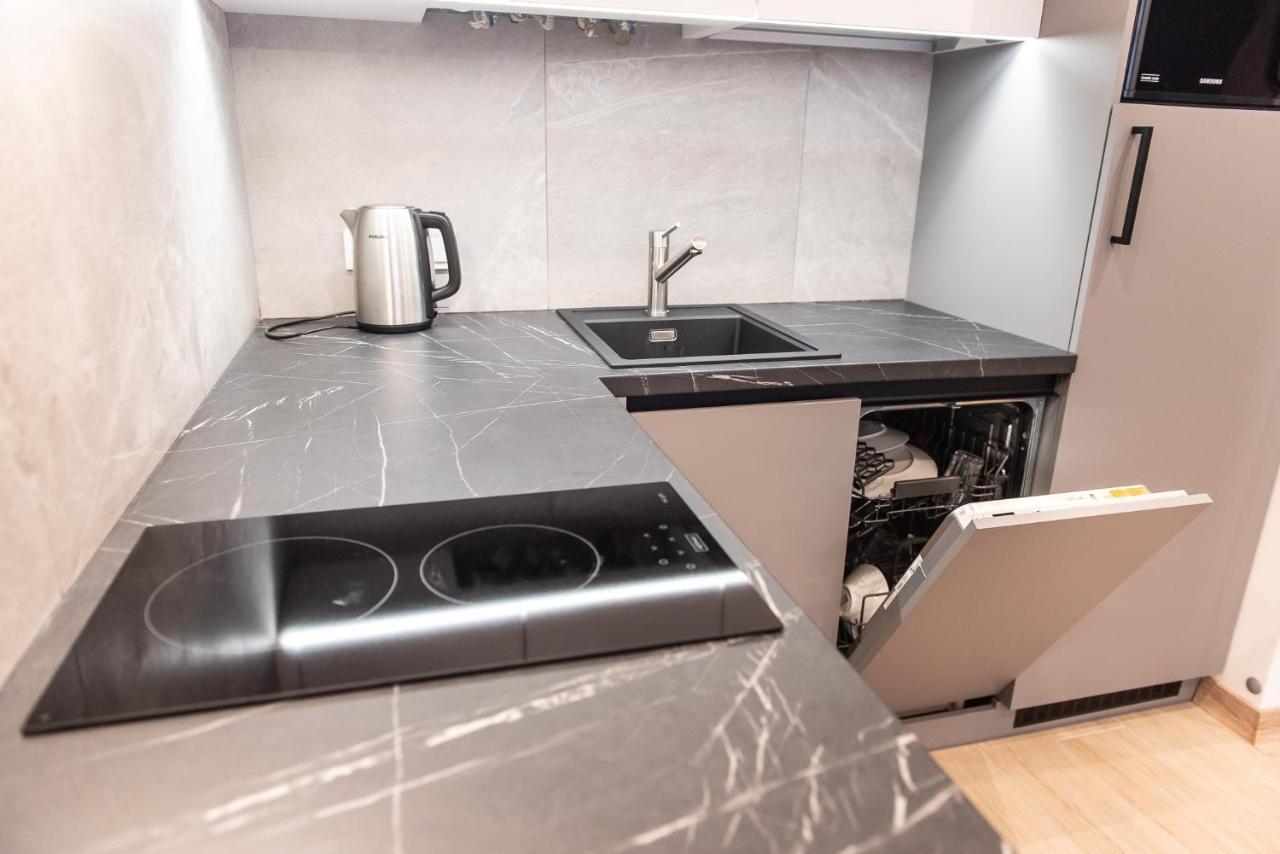 Dream Life Apartment Лвив Екстериор снимка