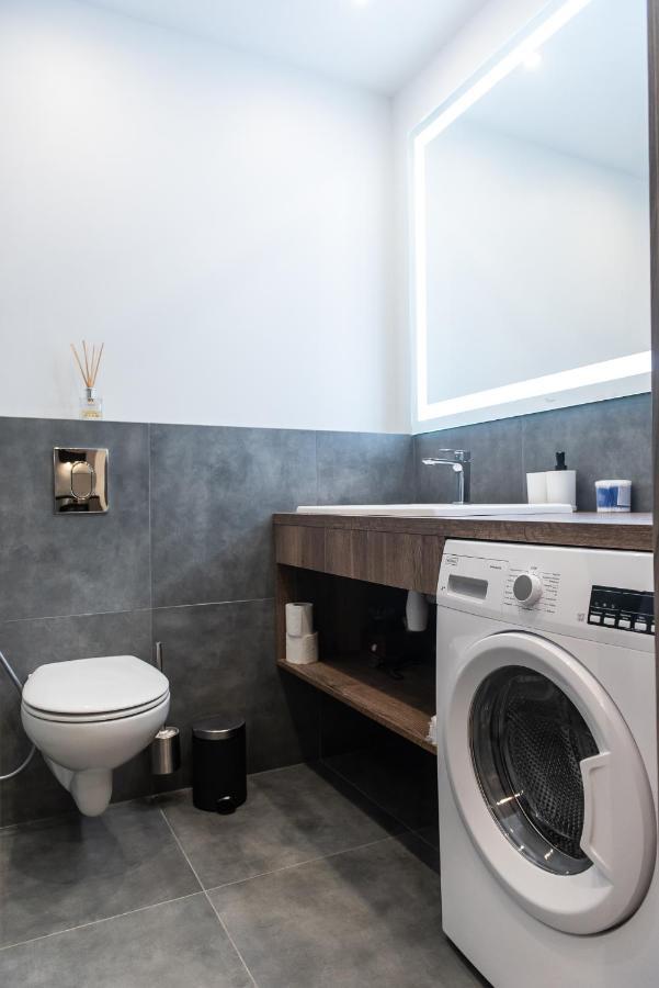 Dream Life Apartment Лвив Екстериор снимка